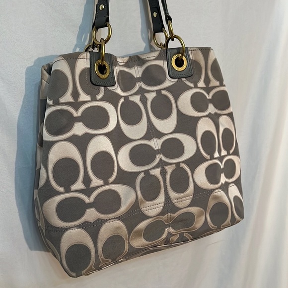 Vintage Coach Penelope Stylish Classic Gray Silver Monogram Signature Purse - Picture 7 of 13